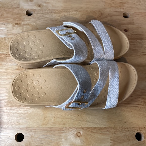 Vionic Sandal Reptile Texture Adjustable Comfort Shoe - Picture 7 of 7
